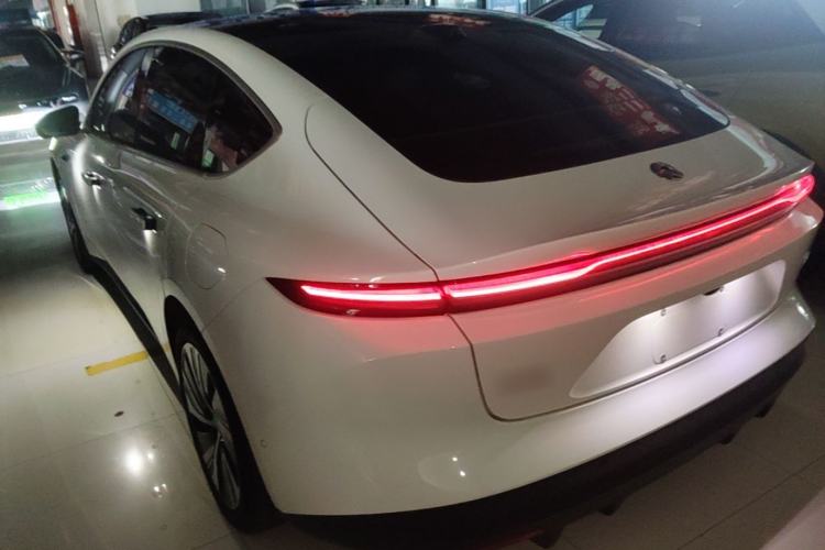 NIO ET5 2024 — 4