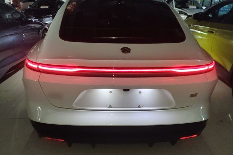 NIO ET5 2024 — 5