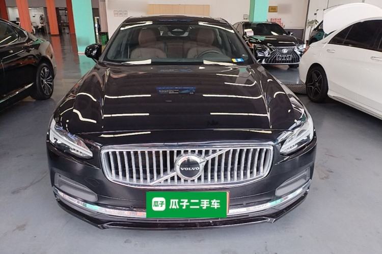 Volvo S90 2024 — 2