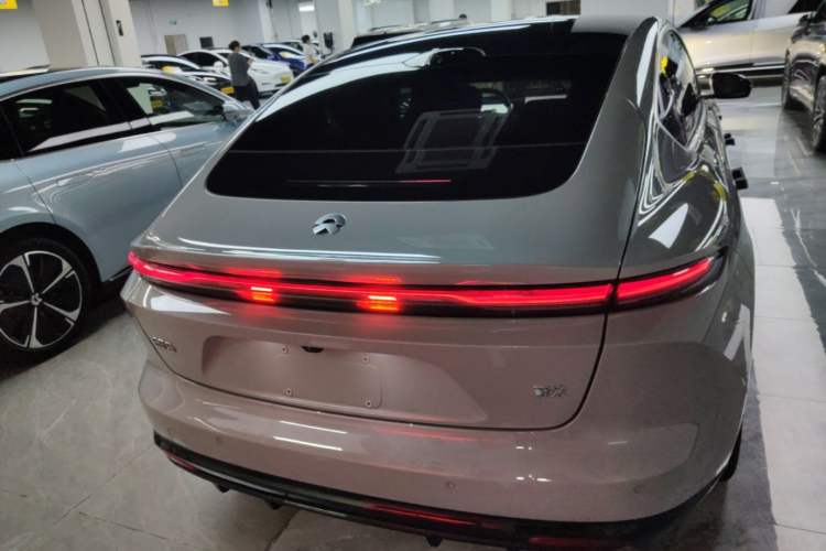 NIO ET5 2025 — 5