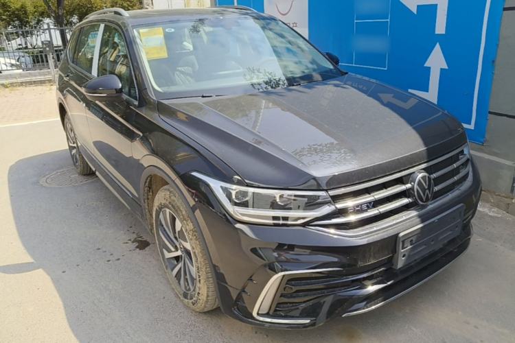 Volkswagen Tiguan L 2023 — фото 3