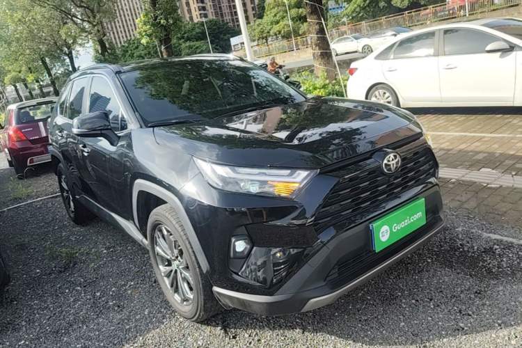 Toyota RAV4 2023 — 3