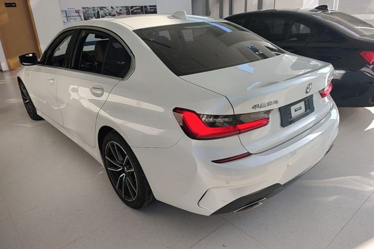 BMW 320Li 2021 — 4