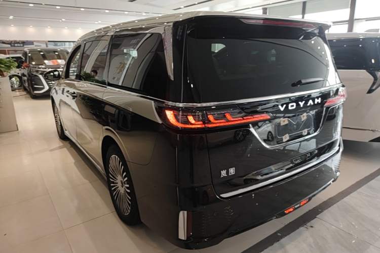Voyah Dream 2025 — 4