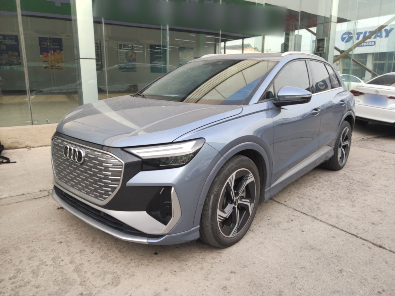 Audi q4 e tron 2023 — фото 1