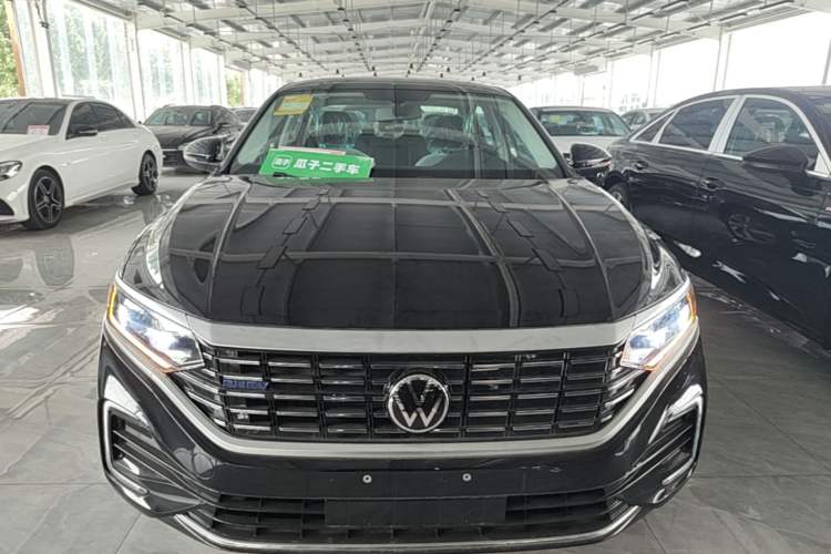 Volkswagen Passat 2025 — 2