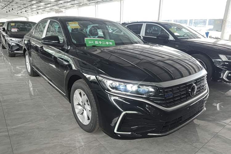 Volkswagen Passat 2025 — 3