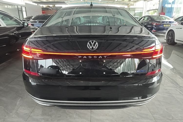 Volkswagen Passat 2025 — 5