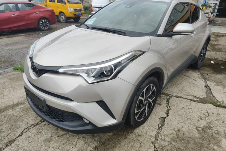 Toyota C-HR 2020 — фото 1