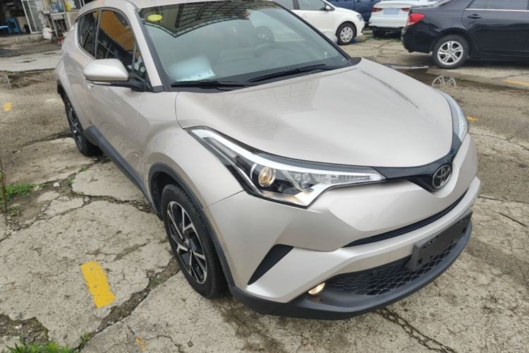 Toyota C-HR 2020 — фото 3