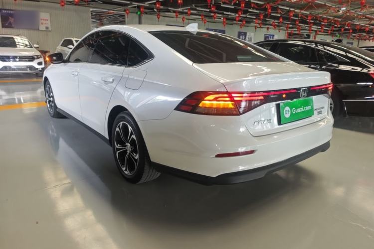 Honda Accord 2023 — 4