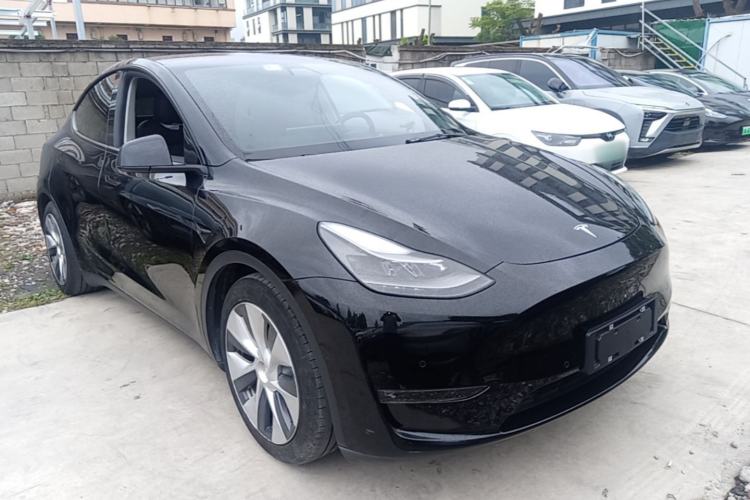 Tesla Model Y 2021 — 3