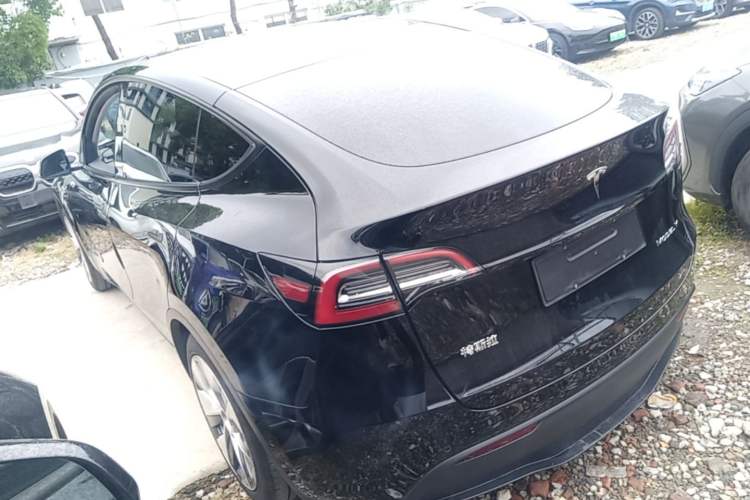 Tesla Model Y 2021 — 4