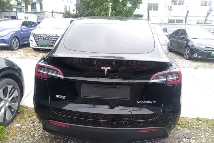 Tesla Model Y 2021 — 5