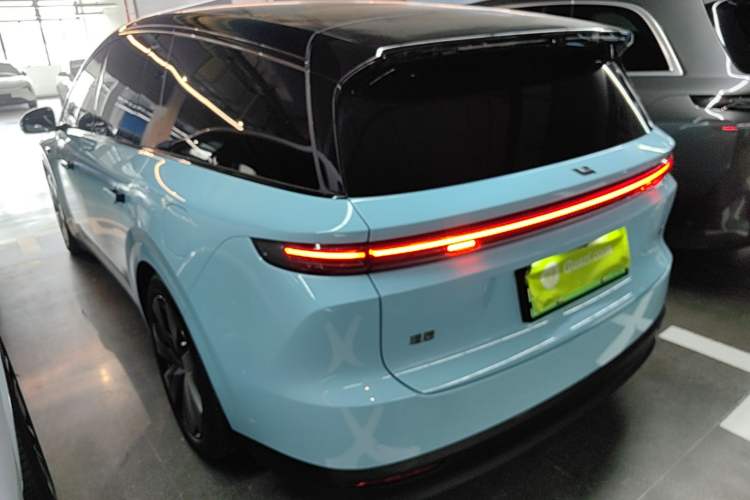 Li Auto i8 2025 — 4