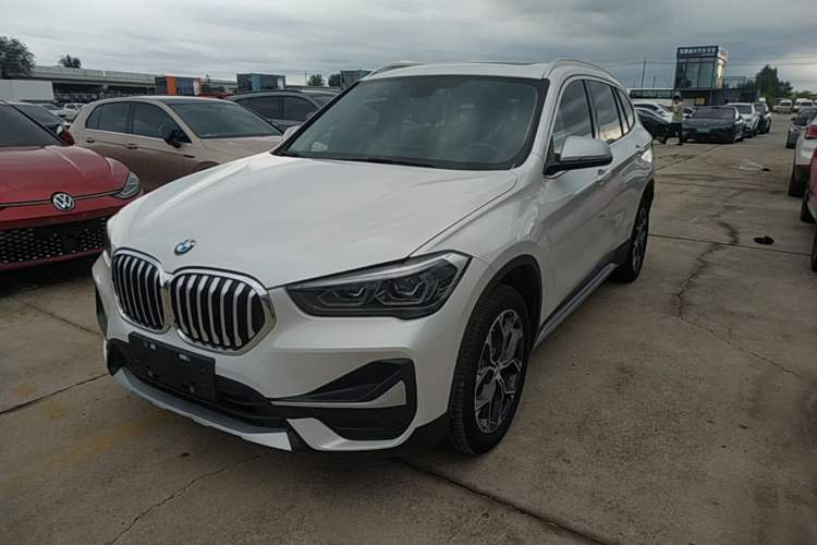BMW X1 2022 — фото 1
