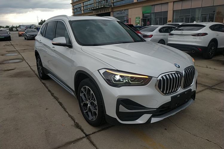 BMW X1 2022 — фото 3