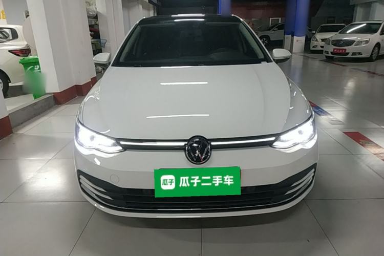 Volkswagen Golf 2024 — 2