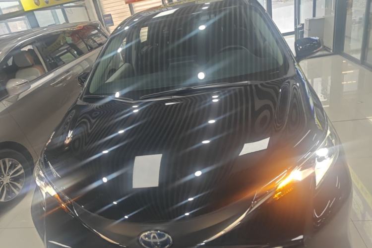 Toyota Sienna 2023 — 2