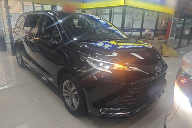 Toyota Sienna 2023 — 3
