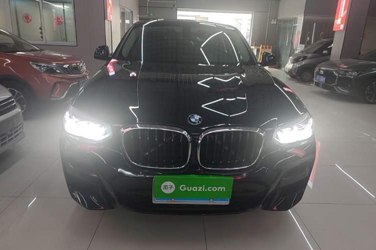 BMW X4 2021 — 2