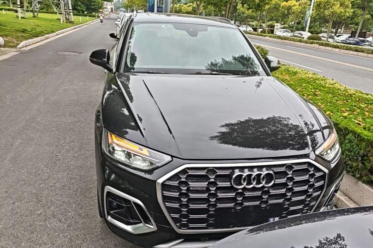 Audi Q5L 2022 — 2