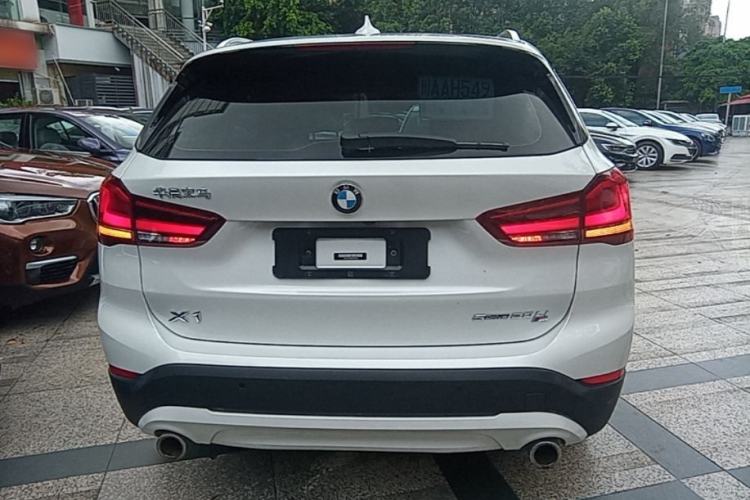 BMW X1 2021 — фото 5