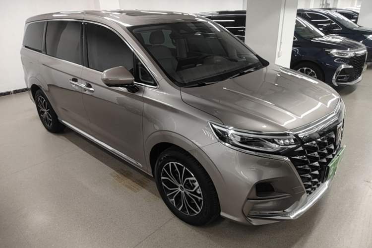 Roewe iMAX8 2025 — фото 3