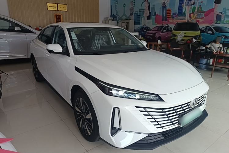 ChangAn Eado 2025 — 3