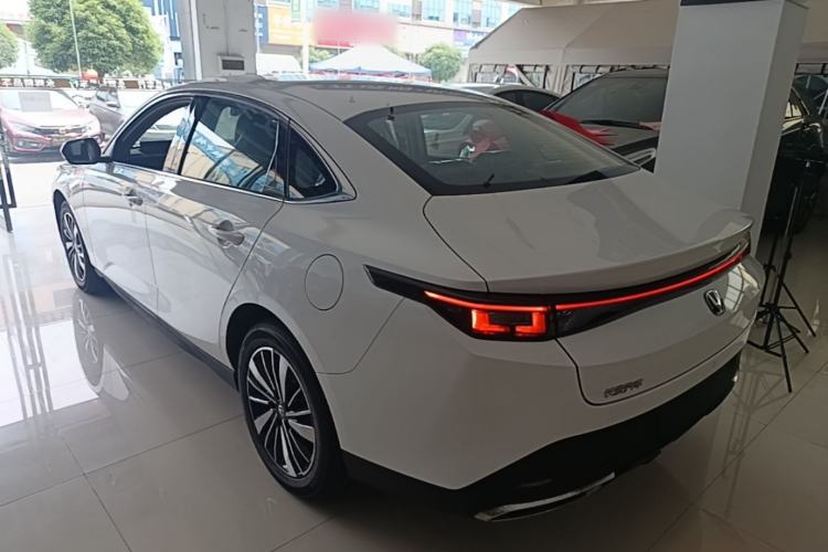 ChangAn Eado 2025 — 4