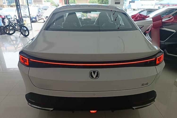 ChangAn Eado 2025 — 5