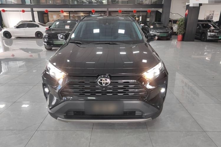 Toyota RAV4 2023 — 2