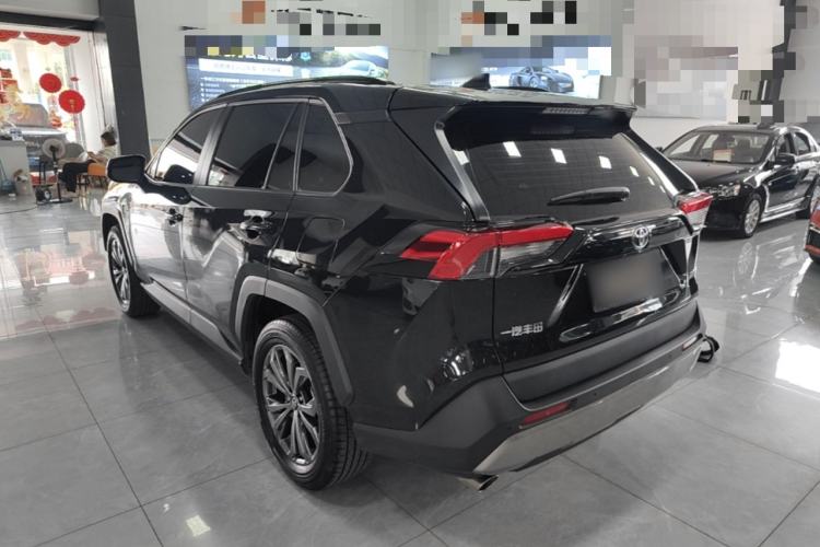 Toyota RAV4 2023 — 4