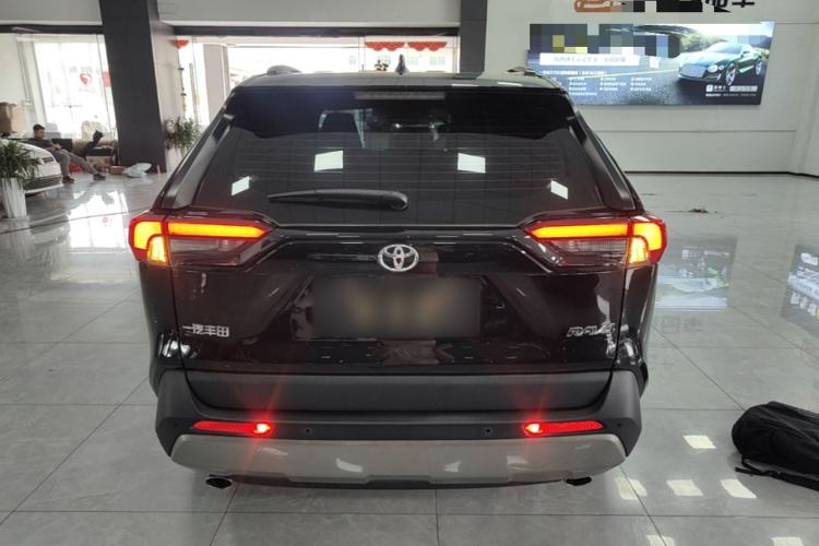 Toyota RAV4 2023 — 5