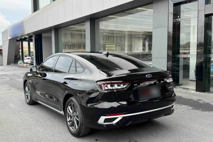 Ford Mondeo 2025 — 4