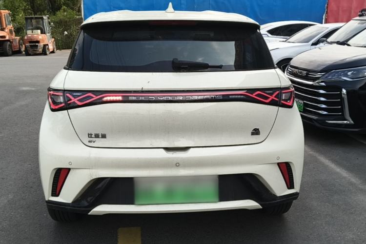 BYD Dolphin 2023 — 5