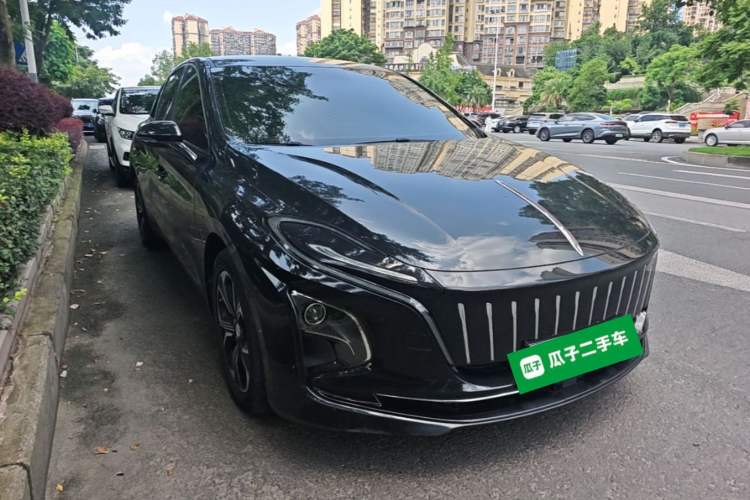 Hongqi E-QM5 2023 — фото 3