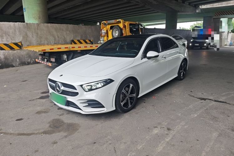Mercedes-Benz A 200 L 2022 — фото 1