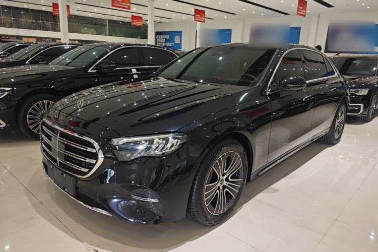 Mercedes-Benz benz e class 2025 — фото 1