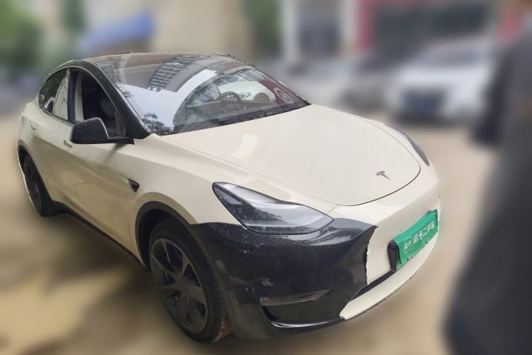 Tesla Model Y 2022 — 3