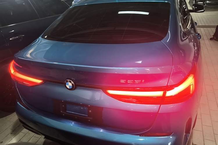 BMW 225i 2021 — 5