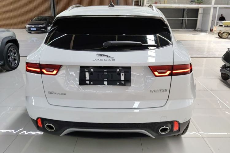 Jaguar e pace 2024 — фото 5