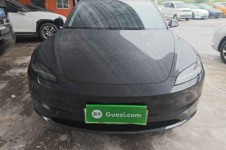 Tesla Model 3 2025 — 2