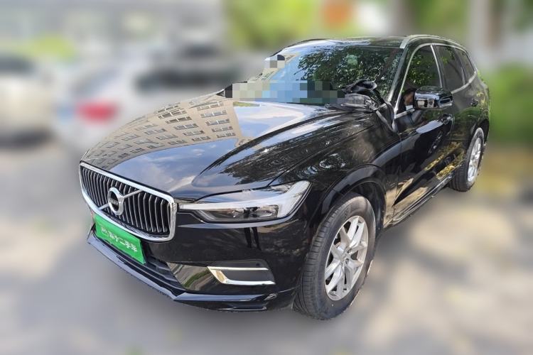 Volvo XC60 2021 — фото 1