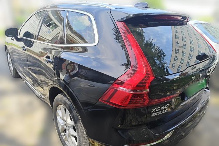 Volvo XC60 2021 — фото 4