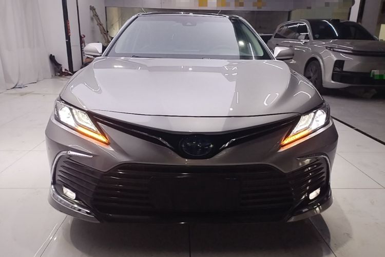Toyota Camry 2021 — фото 2