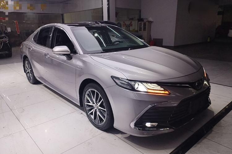 Toyota Camry 2021 — фото 3