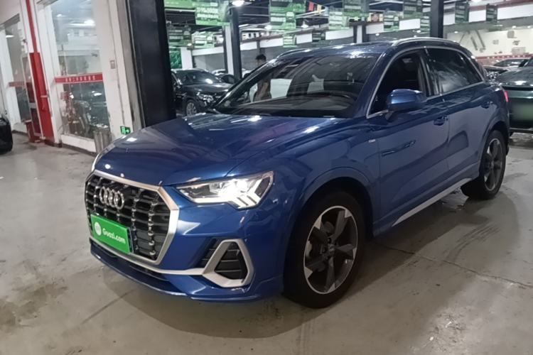 Audi Q3 2020 — фото 1