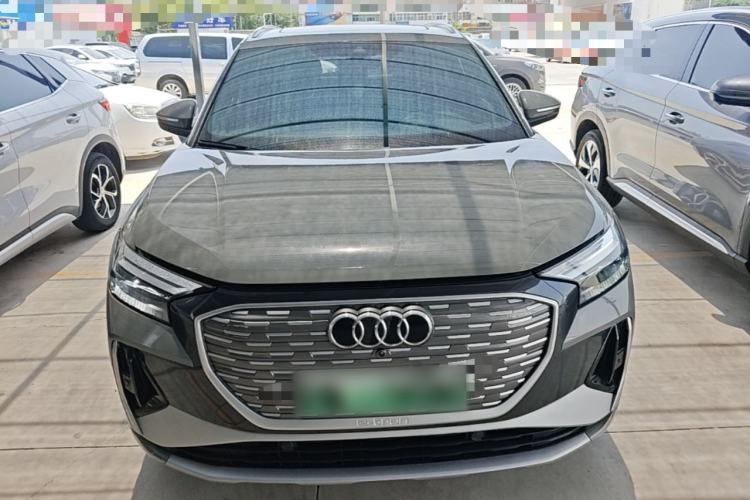 Audi Q4 e-tron 2024 — фото 2