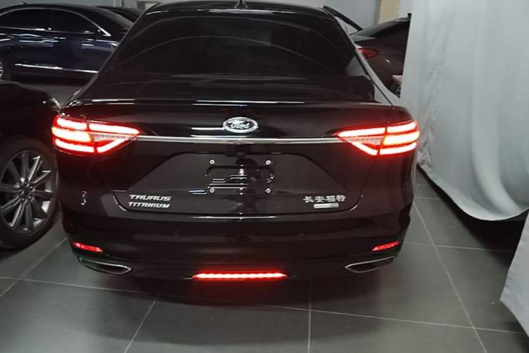 Ford Taurus 2019 — 5